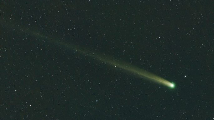 Comet C/2013 R1 Lovejoy 2013-12-06 La Cañada